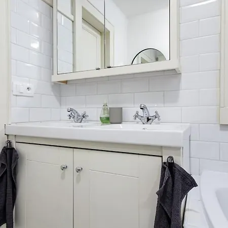 Apartment Cozy Urban Hideaway - With A Sauna!