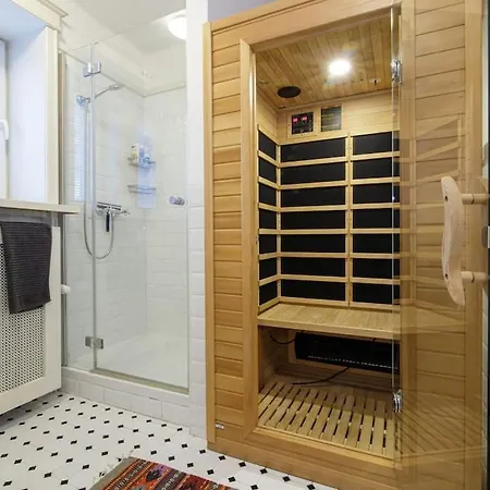 Apartment Cozy Urban Hideaway - With A Sauna!